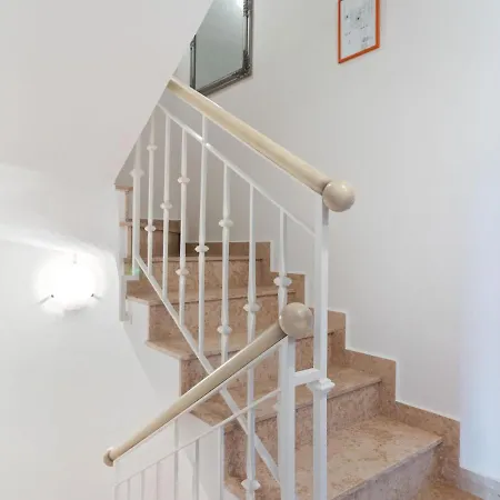 Quaint In Rovinj With Terrace Διαμέρισμα