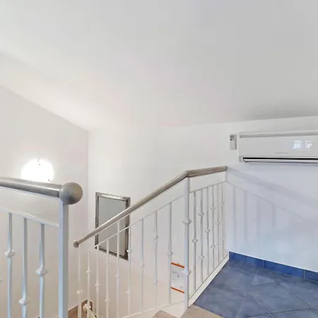 Διαμέρισμα Quaint In Rovinj With Terrace *