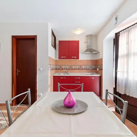 Διαμέρισμα Quaint In Rovinj With Terrace