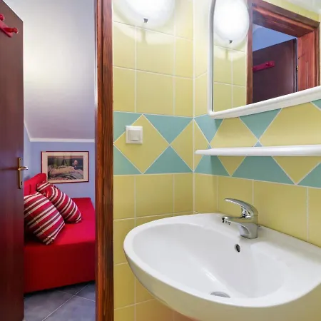 Quaint In Rovinj With Terrace Bale